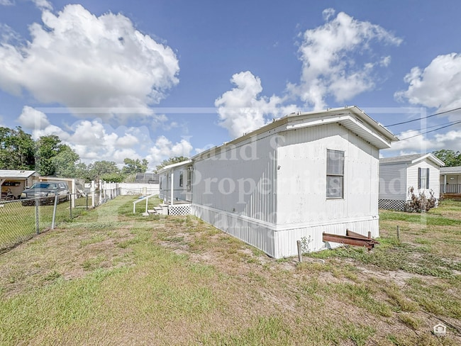 property at 1175 Meadowlawn St