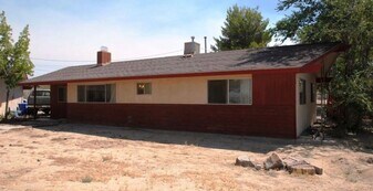 18515 Symeron Rd in Apple Valley, CA - Building Photo