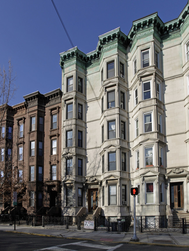 1026 Hudson St in Hoboken, NJ - Building Photo - Building Photo