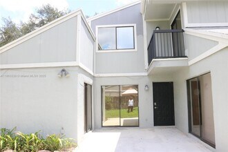 617 NW 132nd Terrace in Plantation, FL - Building Photo - Building Photo