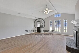 1115 Stone Creek Dr in Mansfield, TX - Building Photo - Building Photo