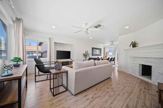 4364 Toland Way in Los Angeles, CA - Building Photo - Building Photo