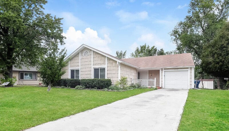 9468 Danby Ct in Hanover Park, IL - Foto de edificio