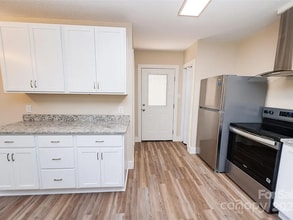 109 Avery Dr in Forest City, NC - Building Photo - Building Photo