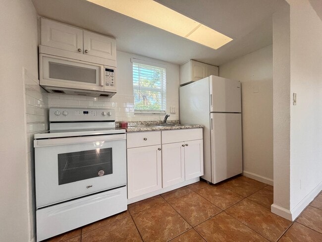 3350 NE 16th St in Pompano Beach, FL - Building Photo - Building Photo