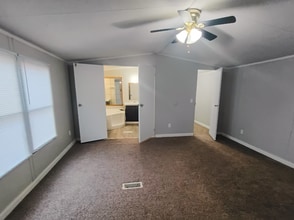 47 Deerwood Park in Centralia, IL - Building Photo - Building Photo