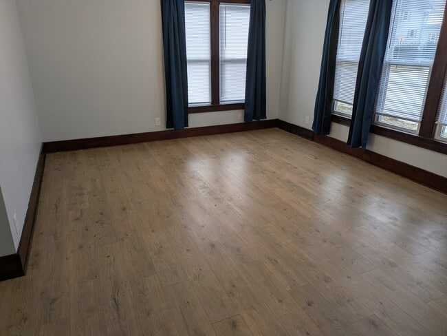 331 Park St, Unit Lower in Plymouth, WI - Building Photo - Building Photo