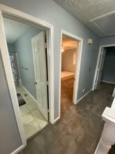 5512 Estates Court, Unit Downstairs 1 bed in Norcross, GA - Foto de edificio - Building Photo