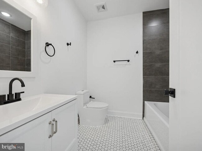 1620 Ridge Ave in Philadelphia, PA - Building Photo - Building Photo