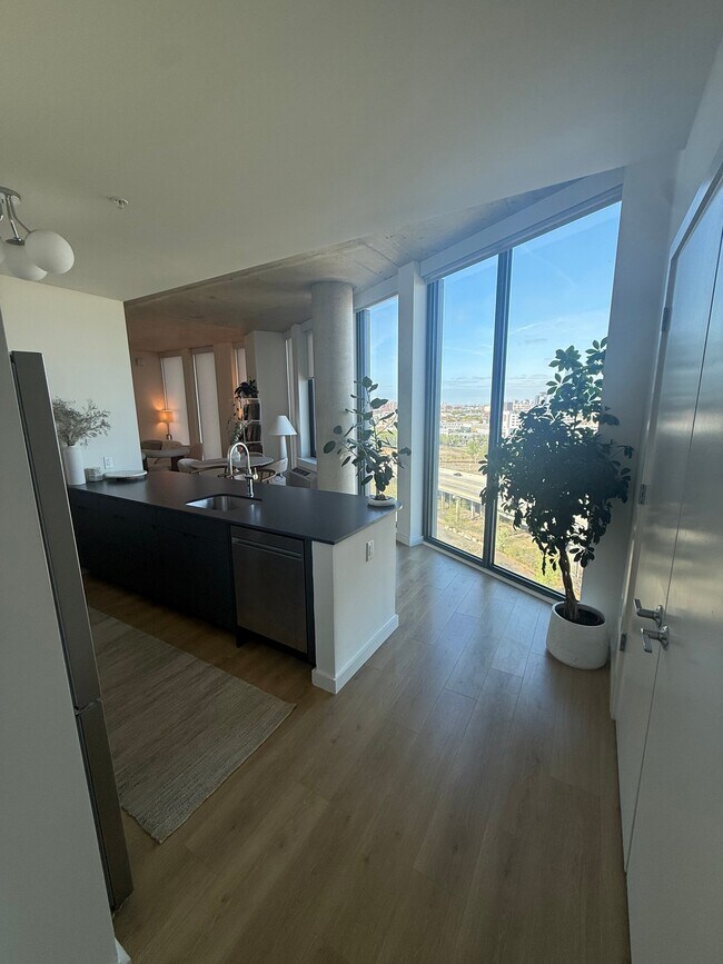 270 Johnston Ave, Unit 1403 in Jersey City, NJ - Foto de edificio - Building Photo