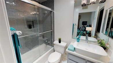 15020 Encanto Dr in Los Angeles, CA - Building Photo - Building Photo