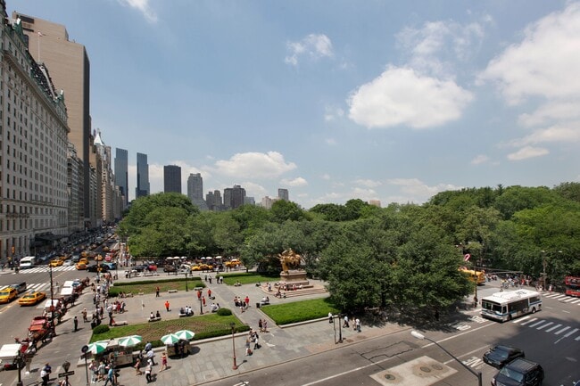 781 5th Ave in New York, NY - Building Photo - Building Photo