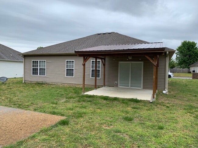 1604 Prier Ln in Webb City, MO - Building Photo - Building Photo