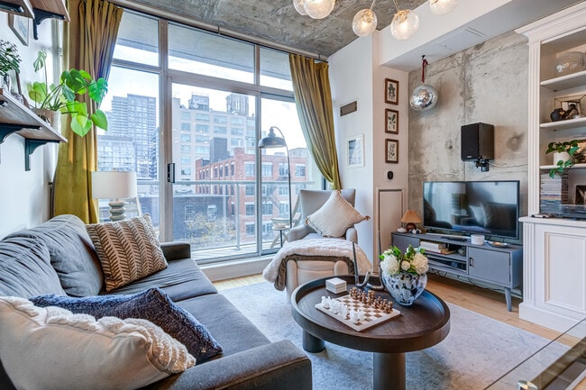 property at 388 Richmond St W