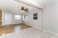 2378 Lourdes Dr W in Jacksonville, FL - Building Photo - Building Photo