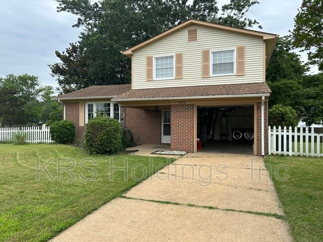 property at 208 Fort Worth St