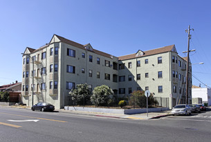 Avenal Avenue Apartments