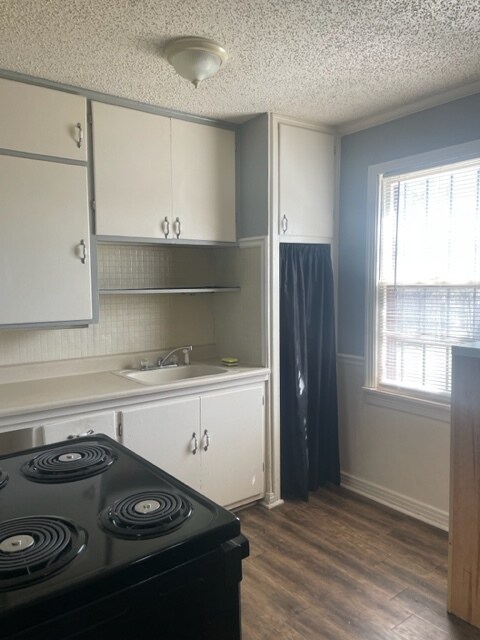 property at 2007 42nd St