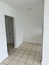 6025 Polk St in Hollywood, FL - Building Photo - Building Photo