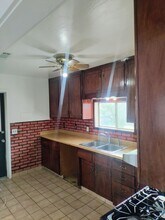 11058 Jones St in Hanford, CA - Building Photo - Building Photo