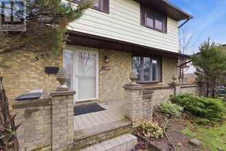 536 Lisbon Ct in Oshawa, ON - Building Photo - Building Photo