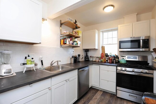 211 Catherine St, Unit 211 in Kingston, NY - Building Photo - Building Photo