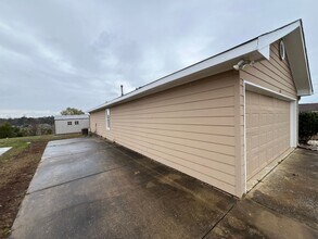 165 Sweetwater Dr in Columbus, GA - Building Photo - Building Photo