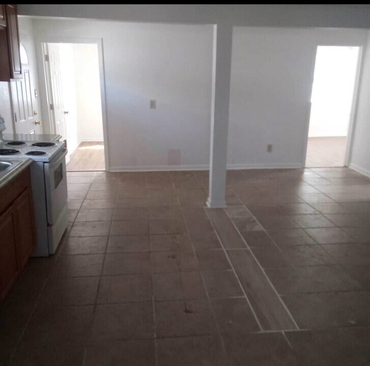 1307 31st St in Kenner, LA - Foto de edificio