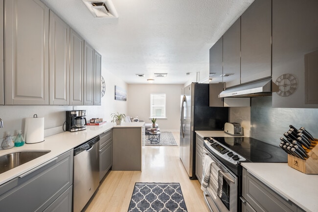 4857-1 S Fox St, Unit Unit 2 in Englewood, CO - Building Photo - Building Photo