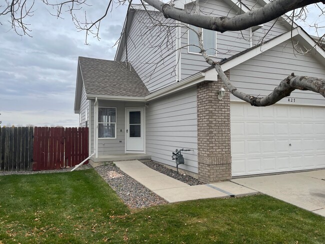 427 Lilac Ave in Eaton, CO - Building Photo - Building Photo