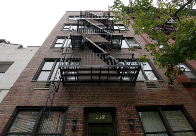 234 E 83rd St in New York, NY - Building Photo - Building Photo