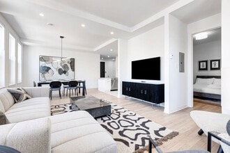 4290 Rue Hutchison in Montréal, QC - Building Photo - Building Photo