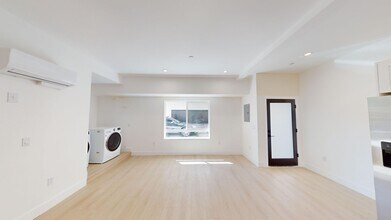 6056 Craner Ave in Los Angeles, CA - Building Photo - Building Photo