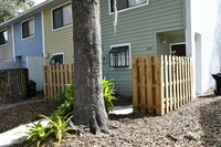 2219 SW 39th Way in Gainesville, FL - Foto de edificio - Building Photo