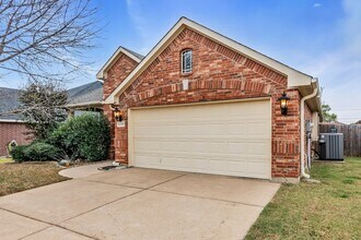 6548 Fairview Dr in Watauga, TX - Building Photo - Building Photo