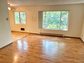 3336 SE 9th Ave in Portland, OR - Building Photo - Building Photo