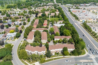 1915 Denmar Rd in Pickering, ON - Building Photo - Building Photo