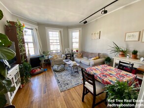 1572 Commonwealth Ave, Unit 8 in Boston, MA - Building Photo - Building Photo