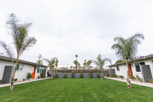 Modern Ridge in Phoenix, AZ - Foto de edificio - Building Photo