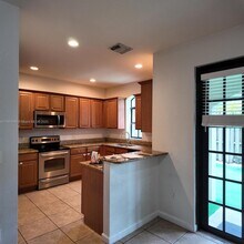 10269 NW 32nd Terrace in Doral, FL - Building Photo - Building Photo