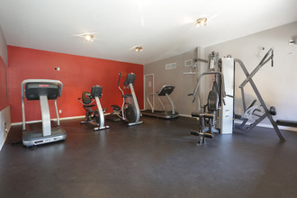 Fox Point Apartments in Tucson, AZ - Building Photo - Interior Photo