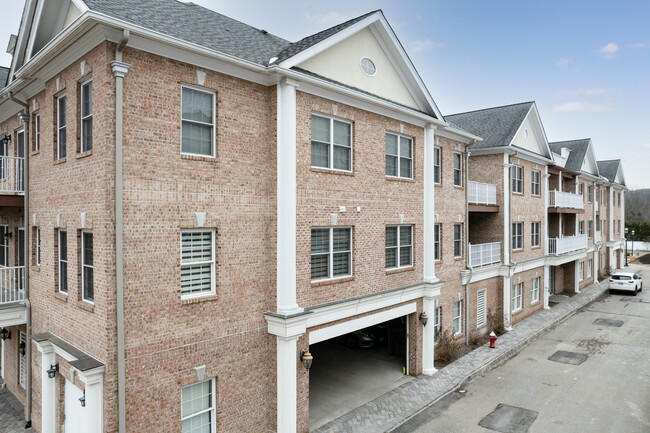 Paris Square in Northvale, NJ - Building Photo - Building Photo