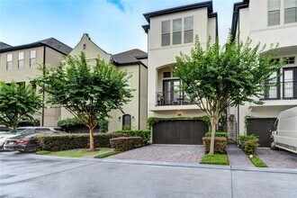 1649 Upland Lakes in Houston, TX - Building Photo - Building Photo