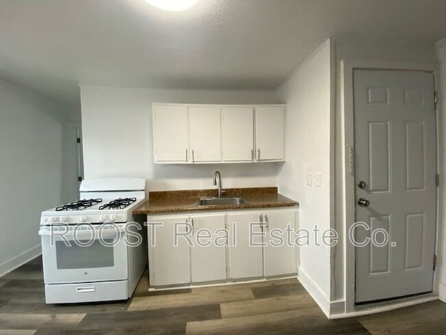 124 S Chillicothe St in South Charleston, OH - Building Photo - Building Photo