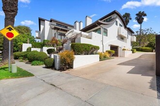 1733 Coast-Unit -AUCMHW in Del Mar, CA - Foto de edificio - Building Photo