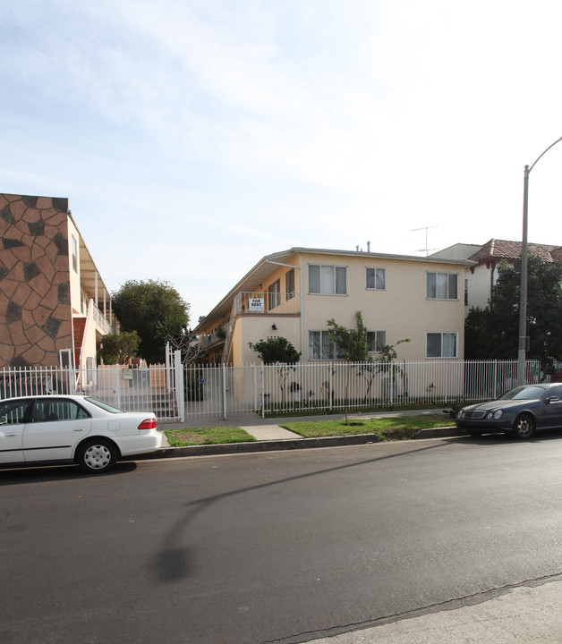 1372 N Serrano Ave in Los Angeles, CA - Building Photo