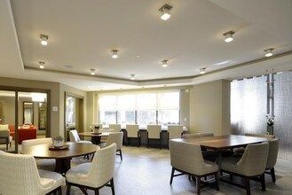 Twenty50 by Windsor in Fort Lee, NJ - Foto de edificio - Interior Photo