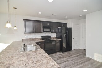 173 Winstead Cir in Owens Cross Roads, AL - Building Photo - Building Photo