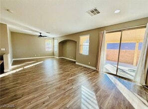 773 Valley Rise Dr in Henderson, NV - Building Photo - Building Photo