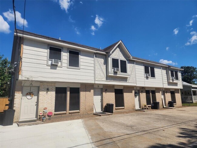 517 5th St in Humble, TX - Building Photo - Building Photo
